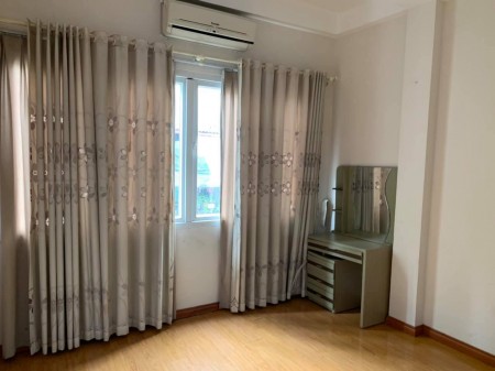 Bán nhà đẹp phó Hào Nam trung tâm Quận Đống Đa, ba bước chân ra phố, dt 37m2, giá 6.7 tỷ