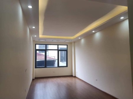 Bán gấp nhà Dương Quảng Hàm, Cầu Giấy, dt 48m2, 5 tầng, ô tô, chỉ 4.1tỷ, lh 0385605252