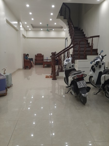 Bán gấp nhà Nguyễn Đức Cảnh 43m2 4 tầng 3 tỷ 98 Siêu Hot chỉ bán trong tháng 6 âm
