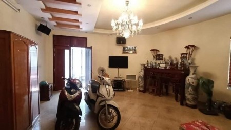 Cần bán nhà lô góc Hoàng Văn Thái dt 70m2, 5 tầng mặt tiền 5m giá bán chỉ 8 tỷ.