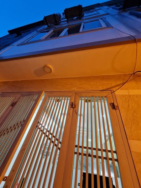 Bán nhà Nam Dư giá 2.5 tỷ, dt 30m2, 4 tầng, ô tô tránh nhau, ngõ thông thoáng đẹp
