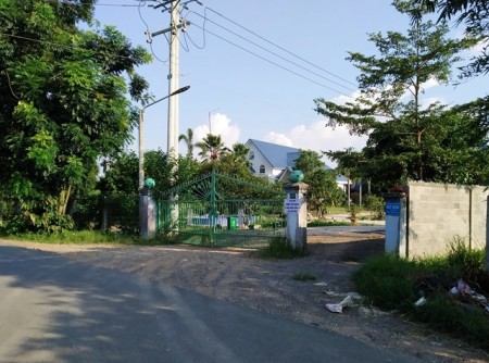 31,340m2 với 3 Mặt tiền gần 550m mặt đường xung quanh, Có tách bán lẻ theo yêu cầu.