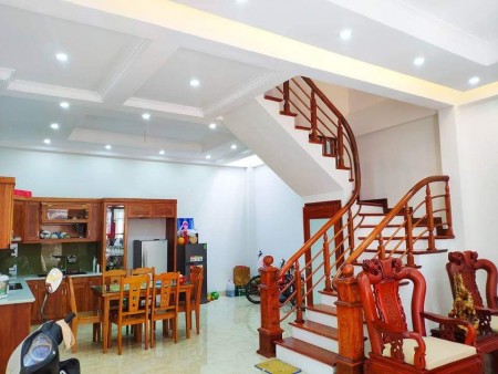 Bán nhà phố Văn Chương, Đống Đa 60m2 mặt tiền 6m chỉ 5,1 tỷ. Ô tô cách 10m