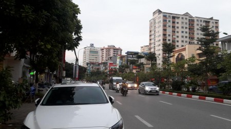 Bán nhà mặt phố trần Thái Tông diện tích sử dụng 40m2 giá bán 19 tỷ, đúc kiên cố
