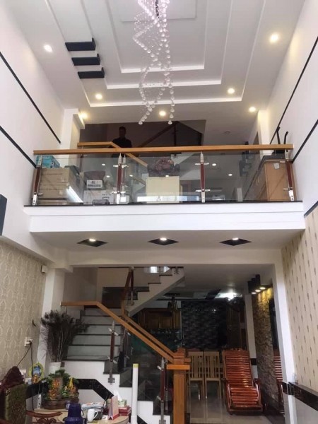 Nhà đẹp rẻ tặng nội thất 1 tỷ dt 70m2, 5 tầng Phạm Văn Bạch, giá 6.7 tỷ, lh 0886880910