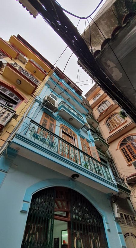 Bán nhà Thịnh Hào, Đống Đa, 45m2, 5T, ô tô đỗ cửa, KD, giá chỉ 5,6 tỷ.