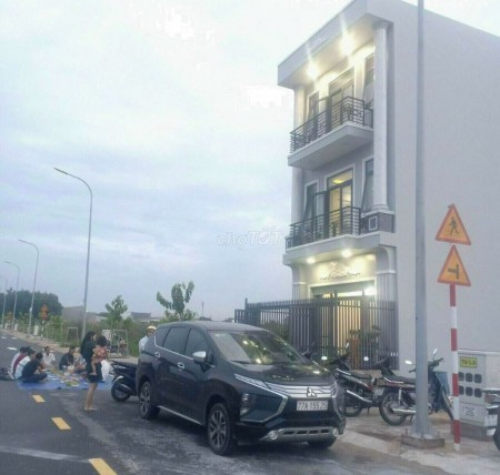 Cần bán đất rộng 71,5m2 full thổ cư khu dân cư Vĩnh Tân, thị xã Tân Uyên