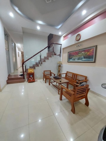 Nhà hẻm 9m mặt tiền kinh doanh chủ gấp bán dt 81m2, 3 tầng, giá 10.6 tỷ, phường 3, Gò Vấp