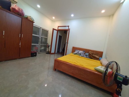 Bán nhà Lê Trọng Tấn, ô tô tránh, kinh doanh đỉnh, khu dân cư đông đúc, 5 tầng kiên cố