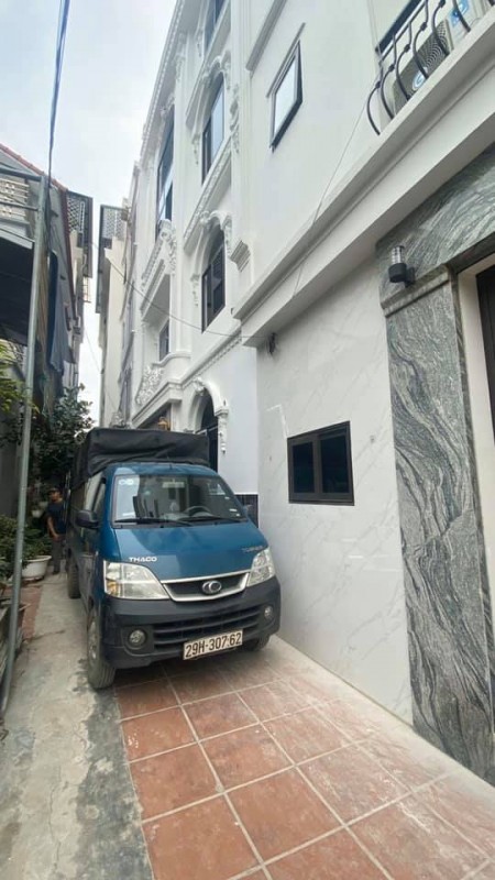 Nhà nguyên căn bán chỉ 1.9 tỷ nhà 5 tầng mới tinh 32m2 tại Cự Khối Long Biên, lhcc