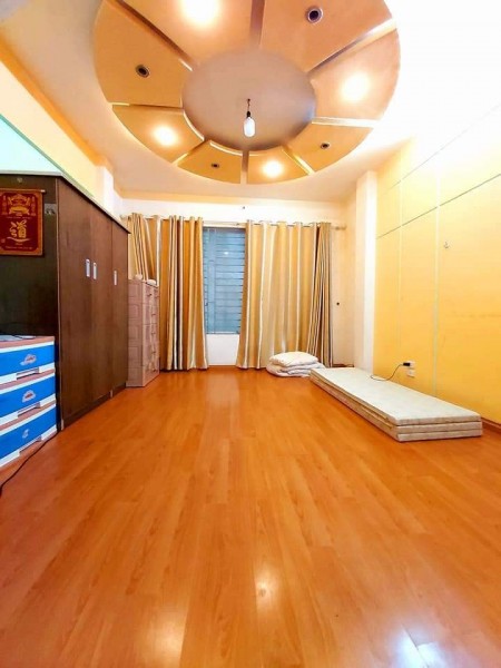 Bán gấp nhà phố Đào Tấn, 45m2, 4 Tầng, MT 3m. KD. Giá 2,5 TỶ.