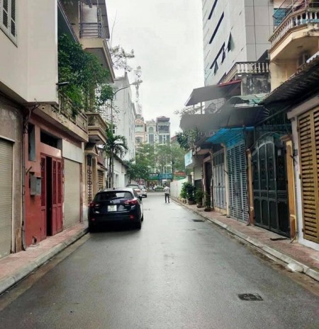 Bán nhà đường xe hơi vào nhà diện tích 67m2, giá 5 tỷ, Lê Trọng Tấn, Ngang 5m