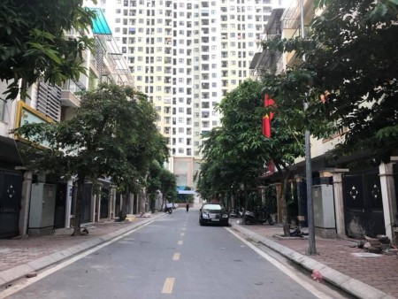 Nhà đẹp Tam Trinh, chắc chắn, ô tô tránh, vỉa hè, kd, khu vực đáng sống dt 70m2 nhỉnh 9 tỷ