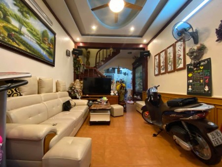 Bán nhà Kim Ngưu, Hai Bà Trưng, 45m2 x 4 tầng, MT 4m, 4 phòng ngủ, về ở ngay, giá 3.6 tỷ