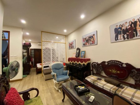 Bán nhà phố Nguyễn Ngọc Nại, Quận Thanh Xuân, dt 48m2, 4 tầng, mt 5.4m, giá 7.2 tỷ