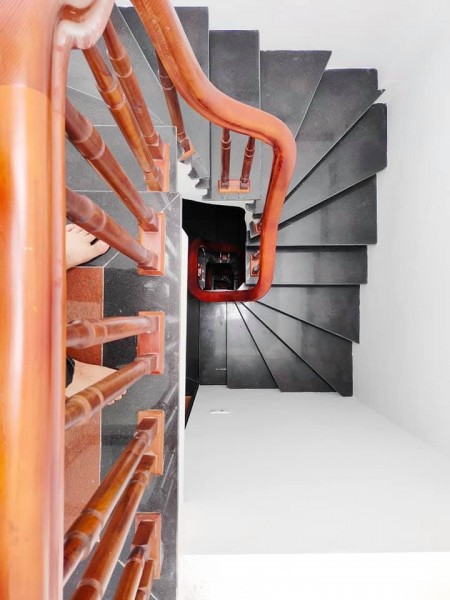 Bán nhà 5 tầng 31m giá 2.75 tỷ mt 8m phố Ô Cách, Long Biên nhà mới xây kiên cố xây phân lô