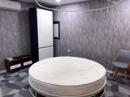Bán khách sạn Trần Duy Hưng dt 111m2, xây 7 tầng, DT 200tr/th, thang máy, giá tốt