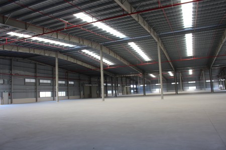 Cho thuê 3 nhà xưởng 1800 m2, 2400 m2, 3700 m2 Bến Lức, Long An