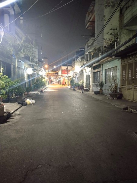 Bán nhà lô góc 2 hẻm xe tải Lạc Long Quân diện tích 35m2 giá giảm 1tỷ còn 4.6tỷ