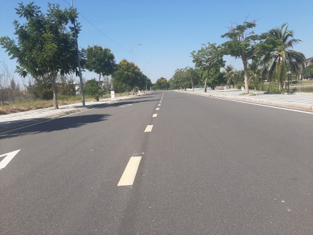 Bán nhanh nền D16-20; đã có HĐ CNQSDĐ, ra sổ đợt đầu dự án Golden Bay Cam Ranh, giá 17,5tr/m2
