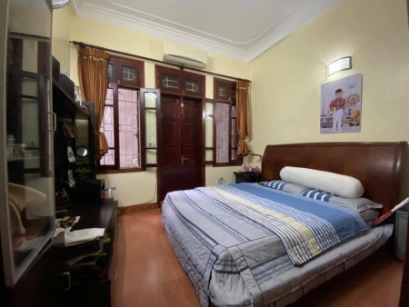 Bán nhà riêng ngõ 110 Trần Duy Hưng, gần phố, tiện ích không thiếu thứ gì