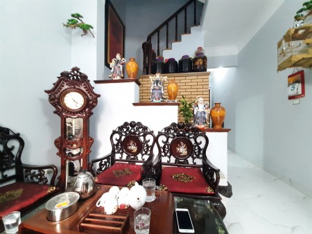 Bán gấp nhà tại ngõ 559 Kim Ngưu, 42m, 4 tầng, MT: 4m chỉ nhỉnh 3 tỷ