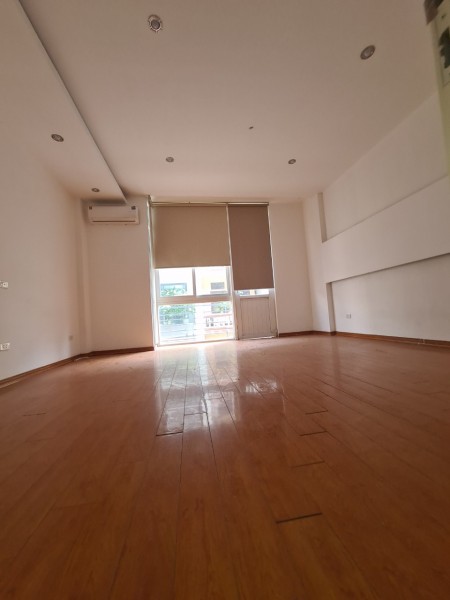 Cho thuê nhà riêng mặt đường Nguyễn Văn Huyên- Cầu Giấy: DT 25m2x 2tầng, 15tr