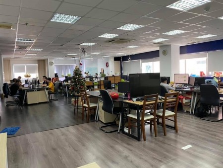 Nhà cho thuê nguyên căn đường Lê Văn Sỹ Quận Phú Nhuận, dt 10x18m, 1 lầu đúc