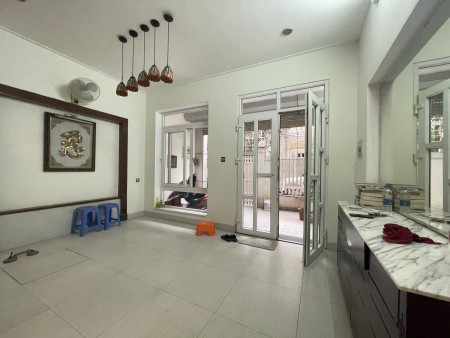 Chính chủ bán gấp nhà phố Thái Hà 5 tầng 89m2, MT 4.8m, ngõ ô tô vào tận cửa. LH 0973781843 Ánh.