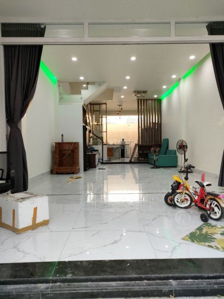 Bán nhà khu dân cư Centana, Long Trường, Quận 9, tiện ích đủ, sổ hồng hoàn công