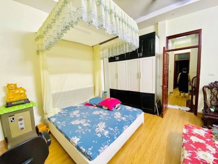 Ban nhà Lê Quý Đôn Nguyễn Trãi Quận Hà Đông gía 5.8 tỉ 50m2 cực đẹp mặt tiền 3.4m
