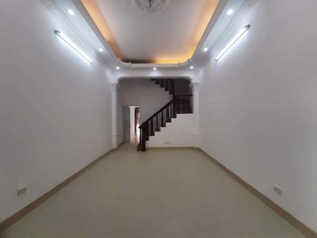 Bán nhà 2 mặt ngõ vị trí cực đẹp đường Phan Đình Giót, giá chỉ 3 tỷ, lhcc