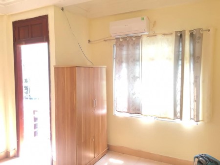 Dương Quảng Hàm Cầu Giấy phòng có điều hòa giá chỉ hơn 2 triệu/tháng