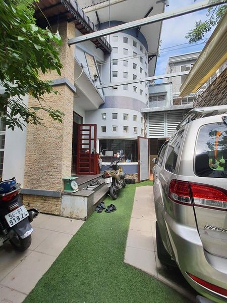 (Bình Thạnh)Bán biệt thự đẹp, Nguyễn Xí – Nơ Trang Long, dt 170m2(10m x 17m), 2 tầng, giá 28 tỷ