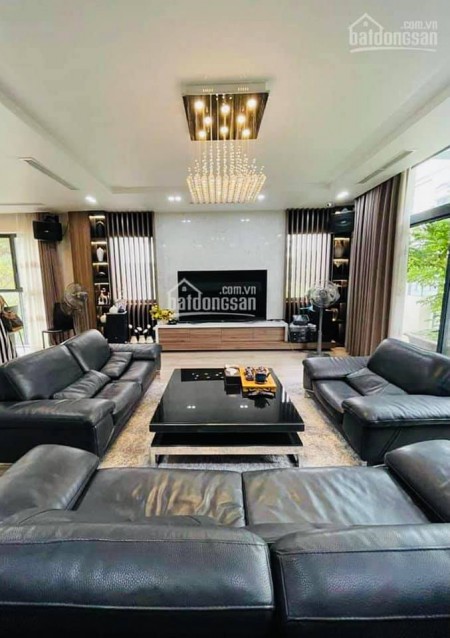 Mặt phố kinh doanh, vỉa hè, thang máy, 6 tầng x 50m2 Tôn Đức Thắng, chỉ 21 tỷ