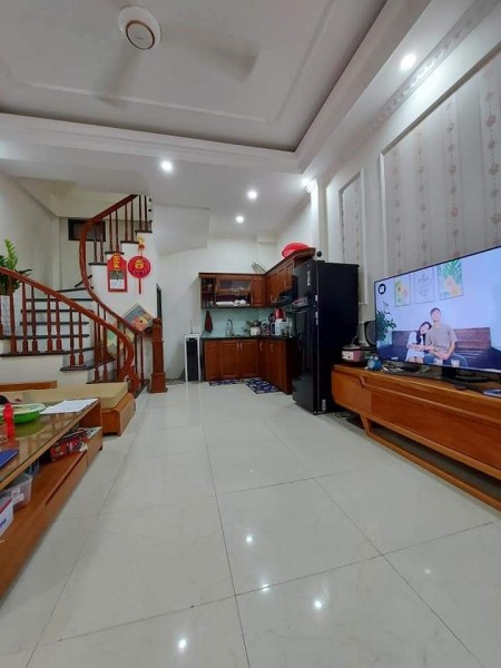 Kinh doanh thua lỗ cần bán nhà ở Hoàng Mai, diện tích sử dụng 55m2 giá bán 5 tỷ