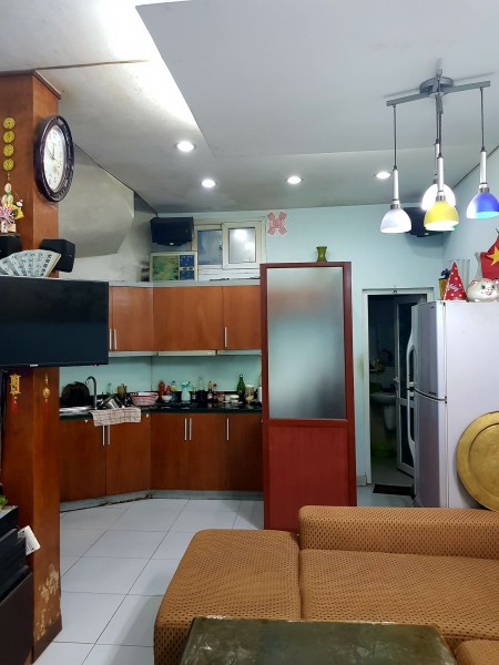 Cần bán gấp nhà phố Trương Định, dt 34m2, mt 4m, 3 pn, gần phố, giá 2.55 tỷ