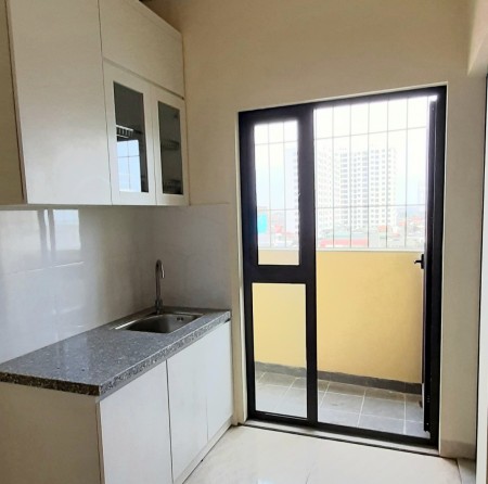 Phòng cho thuê 30m2 đủ nội thất cơ bản có ban công thoáng, có máy giặt đường rộng rãi