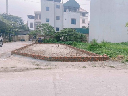 Lô Đất Hiếm cực đẹp ô tô vào thoải mái ngay trung tâm di trạch gía 1.7 tỷ LH: 0866657649