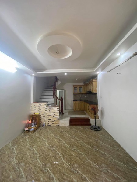 Bán nhà nguyên căn đường Tân Mai, diện tích 55m2, 5 tầng, mt 4.5m, giá 2.95 tỷ