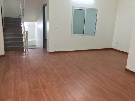 Lô góc ô tô vào nhà kinh doanh đỉnh, 2 mặt thoáng, liên hệ chính chủ 0981901069