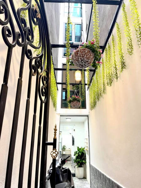 Bán Nhà đẹp như Villa 4 tầng khép kín Tôn Thất Tùng,tặng nội thất,DT 34m nở hậu,2,98 tỷ