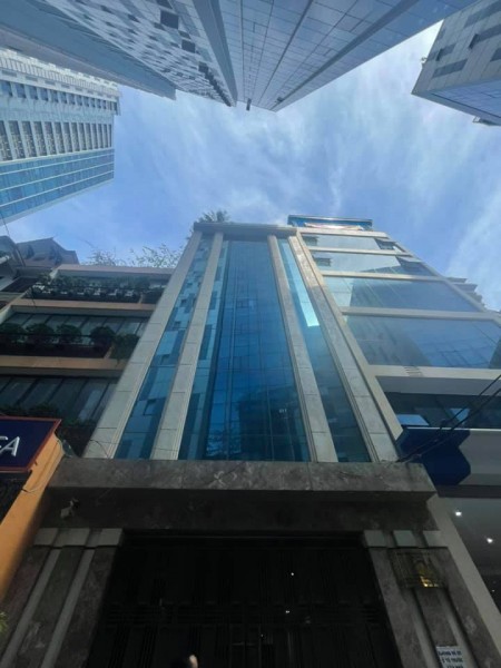 Bán nhà khu vực Tây Hồ kinh doanh văn phòng, dt 110m2, 6 tầng, mt 6.8m, giá 30 tỷ