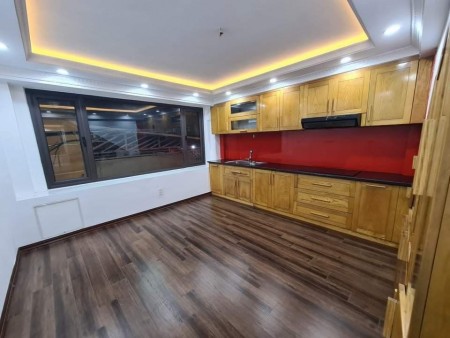 Bán nhà phố Ngọc Lâm gàn cầu Chương Dương Long Biên, gàn chợ đi bộ sang Mipec