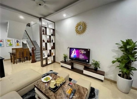 Cần bán nhà ô tô đỗ cửa Lê Trọng Tấn, Hoàng Văn Thái, dt 60mx4t, 4 ngủ rộng, giá 6 tỷ 75