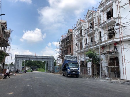 Kẹt tiền bán gấp căn nhà diện tích sử dụng 267m2, 4 lầu Nhơn Trạch, Đồng Nai