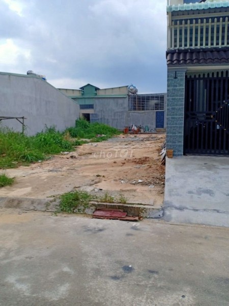 Khách gửi bán lô đất Hội Nghĩa, diện tích sử dụng 5x20 full thổ sổ hồng riêng bàn giao ngay
