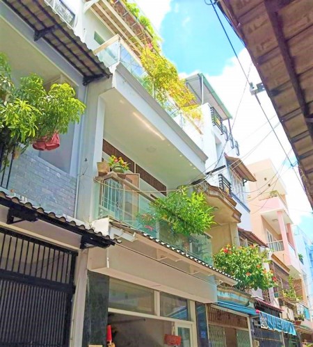 Giá tốt nhất khu vực nhà Nguyễn Tiểu La, Quận 10, diện tích 33m2 có giá 4,85 tỷ