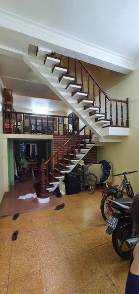 Bán nhà gần phố, xe ra vào thoải mái khu vực trung tâm, đầy đủ mọi tiện ích, giá 5.2 tỷ