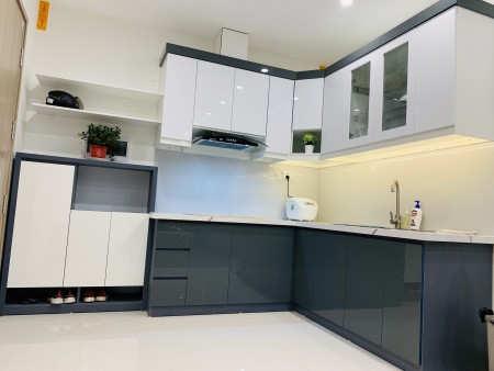Cho thuê gấp căn hộ 2 ngủ, 2wc, đồ cơ bản tại vinhomes Smart City, 8tr/th
